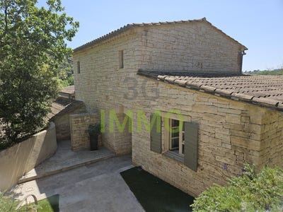 /international/fr/barjac-languedoc-roussillon-310107794153/