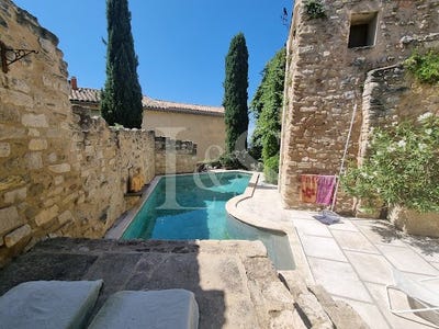 /international/fr/le-barroux-provence-alpes-cote-d-azur-310094064305/