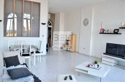 /international/fr/laudun-l-ardoise-languedoc-roussillon-310108129607/