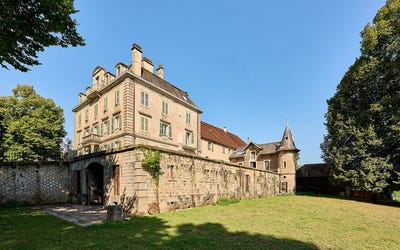 /international/fr/lons-le-saunier-franche-comte-310105970993/