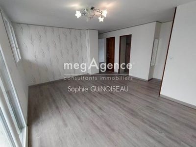 /international/fr/cholet-pays-de-la-loire-310100763317/