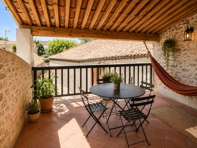 /international/fr/grezes-herminis-occitanie-310109124665/