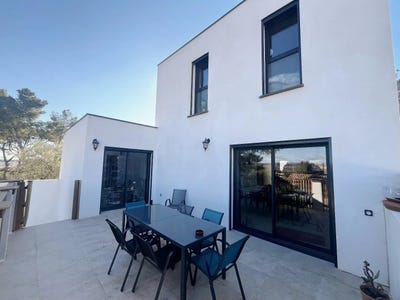 /international/fr/calvisson-languedoc-roussillon-310106139994/