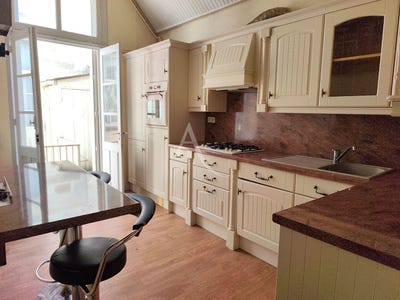 /international/fr/saintes-charente-310110345750/