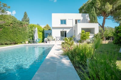 /international/fr/lezignan-la-cebe-languedoc-roussillon-310108939183/