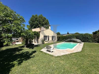 /international/fr/l-isle-sur-la-sorgue-provence-alpes-cote-d-azur-310101225696/?lang=en