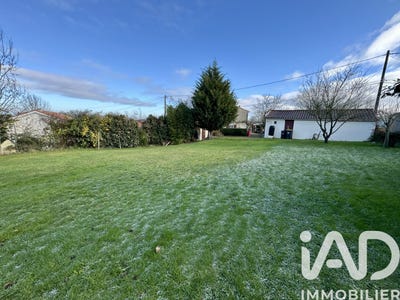 /international/fr/la-chapelle-saint-laurent-charente-310104498537/