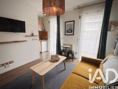 /international/fr/la-rochelle-franche-comte-310108370456/