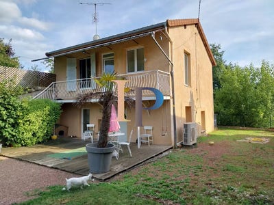 /international/fr/charlieu-pays-de-la-loire-120093653395/