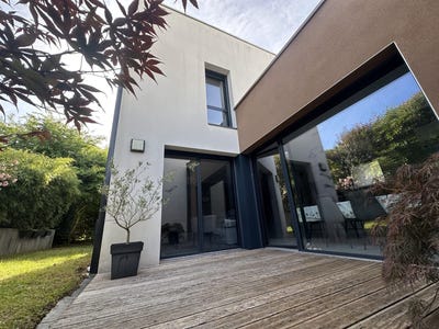 /international/fr/geveze-brittany-310108791786/?lang=th