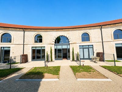 /international/fr/beaune-burgundy-310107649280/