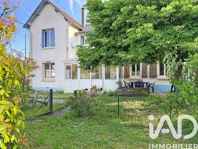 /international/fr/monthou-sur-cher-centre-val-de-loire-310108270767/