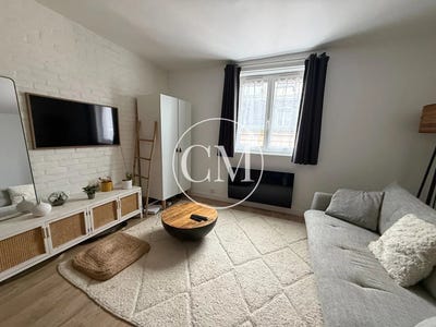 /international/fr/versailles-ile-de-france-310109206637/