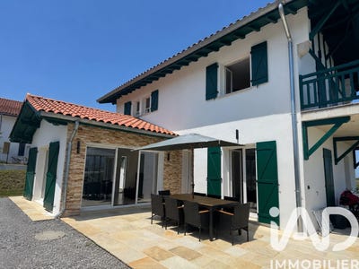 /international/fr/espelette-aquitaine-310108862456/