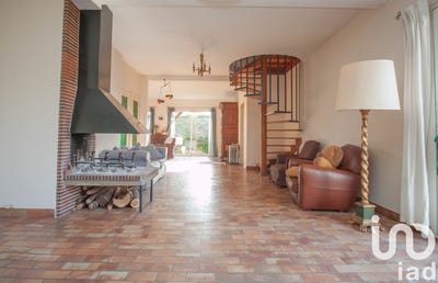 /international/fr/marcilly-sur-tille-burgundy-310098289023/
