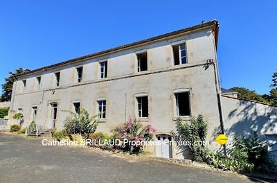 /international/fr/chaille-les-marais-pays-de-la-loire-310101083333/