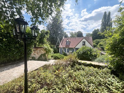 /international/fr/dourdan-ile-de-france-310104476280/