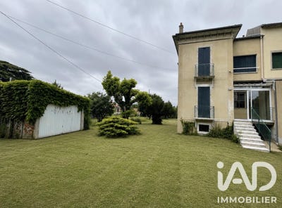 /international/fr/villeneuve-la-guyard-burgundy-310109073962/