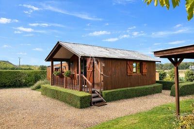 /international/fr/noyant-villages-pays-de-la-loire-310104886725/