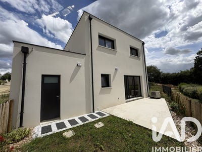 /international/fr/thorigne-fouillard-brittany-310108698046/