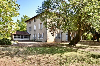 /international/fr/sathonay-village-rhone-310110117636/