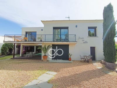 /international/fr/aigues-mortes-languedoc-roussillon-310100172107/