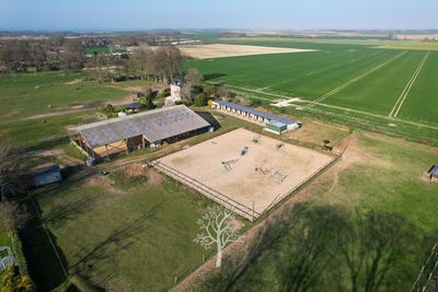 /international/fr/veules-les-roses-upper-normandy-310105774251/