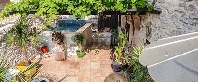 /international/fr/uzes-aquitaine-310107041717/