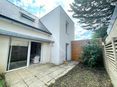 /international/fr/murs-erigne-pays-de-la-loire-310108261730/