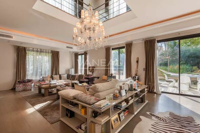 /international/fr/neuilly-sur-seine-ile-de-france-310095334447/