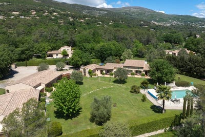 /international/fr/tourrettes-sur-loup-hh-15391560-tourrettes-sur-loup-provence-alpes-cote-d-azur-310101203579/?lang=en