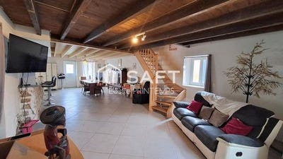 /international/fr/faye-sur-ardin-charente-310103061709/
