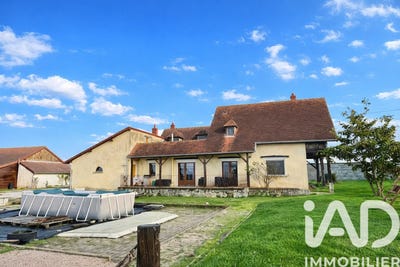 /international/fr/saint-gerand-de-vaux-auvergne-310104567367/