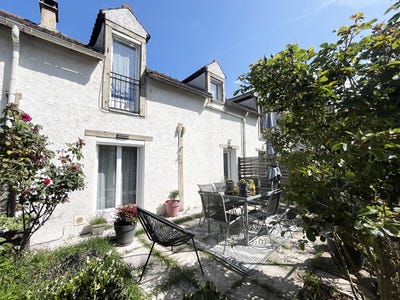 /international/fr/dourdan-ile-de-france-310108245088/
