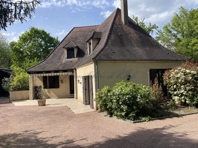 /international/fr/champcevinel-aquitaine-310105687695/