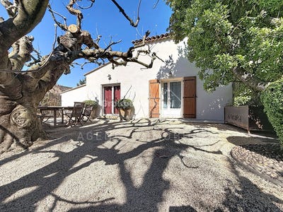 /international/fr/cabannes-provence-alpes-cote-d-azur-310110165196/