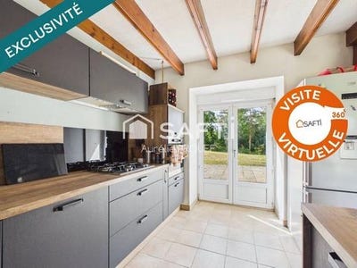 /international/fr/le-cloitre-saint-thegonnec-brittany-310108787589/