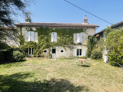 /international/fr/beruges-charente-310099075724/?lang=it