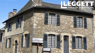 /international/fr/uzerche-limousin-310099806475/