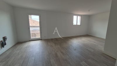 /international/fr/saint-jean-d-angely-charente-310104464216/