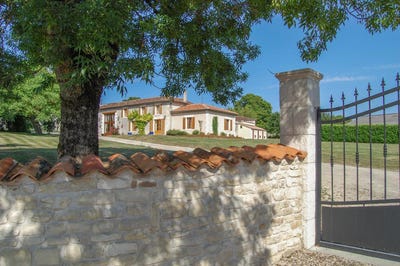 /international/fr/matha-charente-310101110842/?lang=it