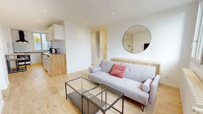 /international/fr/rue-de-la-navarre-la-mulatiere-rhone-310107617800/