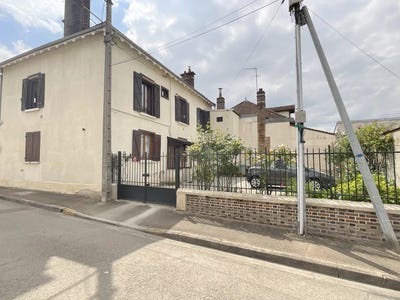 /international/fr/sainte-savine-ardennes-310099006930/