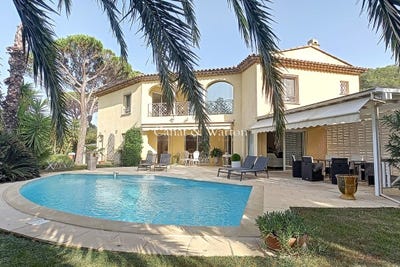 /international/fr/saint-raphael-provence-alpes-cote-d-azur-310101018137/