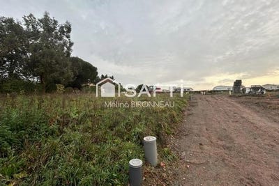 /international/fr/moutiers-les-mauxfaits-pays-de-la-loire-310105209832/
