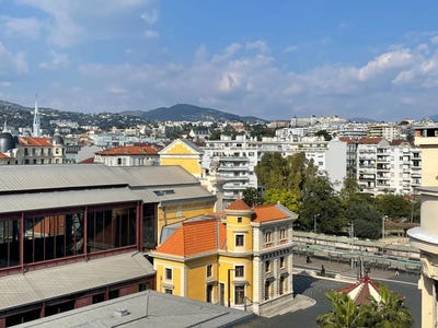 /international/fr/nice-provence-alpes-cote-d-azur-310109746054/