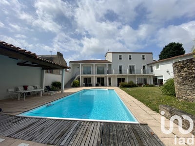 /international/fr/les-herbiers-pays-de-la-loire-310100180910/
