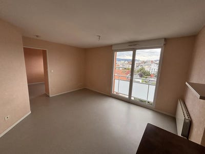 /international/fr/clermont-ferrand-auvergne-310107448870/
