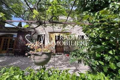 /international/fr/maussane-les-alpilles-provence-alpes-cote-d-azur-310108624405/
