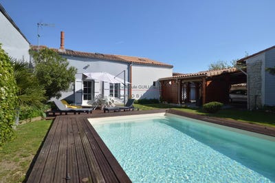 /international/fr/courcon-charente-310098975505/